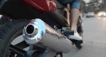 Sin ley que regule los ruidos de los escapes. «LOS MOTOCHOTOS» hacen de las suyas en esta provincia.