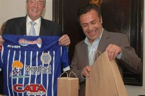 Cornejo junto a Nestor Kirchner