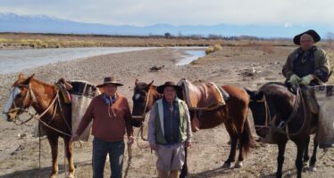 Les cobran la estadía de los caballos que están secuestrados en el corral del estado y no les dan ningún tipo de comprobante cuando los retiran.